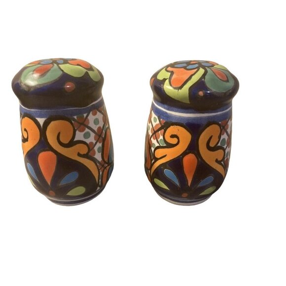 Talavera Salt and Pepper Shaker Folk Art Mexican Pottery Kitchen Decor - Picture 1 of 6